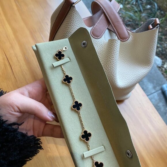 Authentic Van Cleef & Arpels 8K Yellow Gold Bracelet - Picture 10 of 10